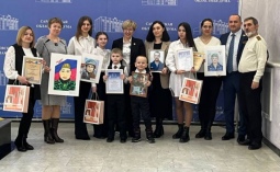 Сегодня в Саратовской областной Думе состоялось награждение победителей областного патриотического конкурса детских рисунков «Мой герой»
